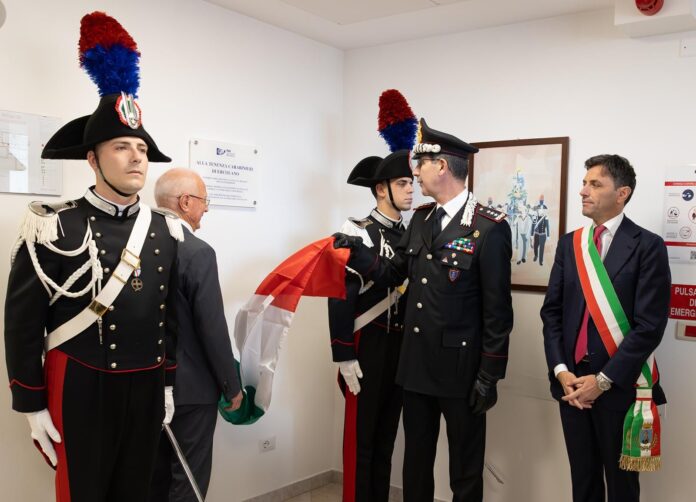 Ercolano: "Presidio e modello di giustizia e legalità", una targa dalla FAI per la tenenza carabinieri