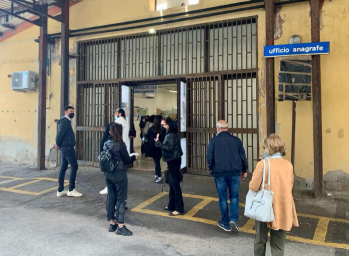 Torre del Greco, chiusura di diversi sportelli dei servizi demografici