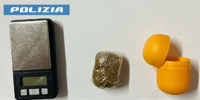 Torre del Greco: sorpresa con la droga. Arrestata una 41enne