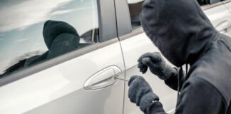 Pompei, ruba un’auto e tenta la fuga. Arrestato un uomo