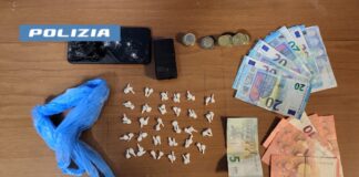 Napoli: centro storico, sorpreso con la droga. Arrestato un 16enne