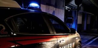 Torre Annunziata, esplode bomba carta davanti a centro scommesse