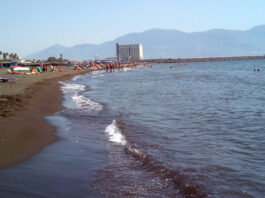 Balneabilità in Campania: promosse molte spiagge ma restano criticità a Torre Annunziata