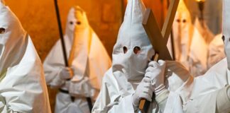 Gragnano, per i riti pasquali torna la tradizionale processione penitenziale degli Incappucciati