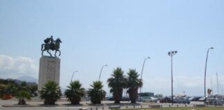 Napoli, rotonda Diaz: pestano un senegalese per 25 euro, arrestati due uomini