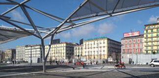 Napoli, Piazza Garibaldi: aggrediscono la titolare dopo il furto, arrestati due giovani per rapina impropria