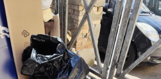 Torre del Greco, alla guida di un furgone carico di rifiuti speciali: due denunce e sequestro