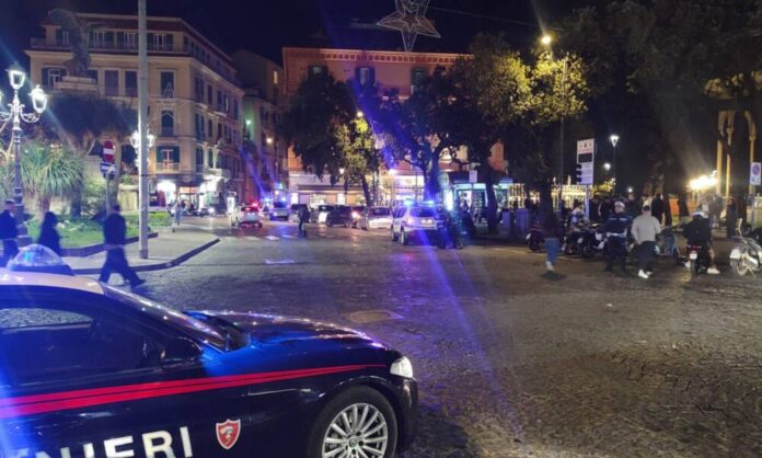Castellammare di Stabia: controlli nella movida notturna, un arresto e diverse denunce