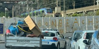 Torre del Greco, sequestrato mezzo carico di rifiuti destinati a smaltimento irregolare