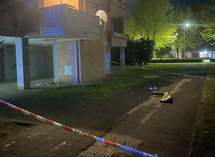 Santa Maria la Carità, bomba carta esplode nella notte: danni a un'agenzia e a un’auto in transito