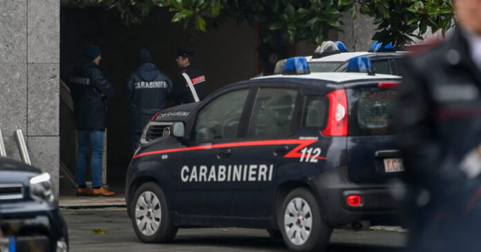 Napoli, inventa falsa detenzione domiciliare per evitare lo sfratto: 74enne denunciato dai Carabinieri