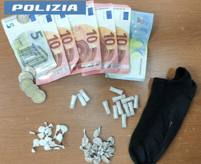 Napoli, Scampia: sorpreso con la droga. Arrestato un 46enne
