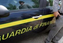 Pomigliano d’Arco, scoperto negozio online di prodotti falsi: sequestrati 23mila articoli contraffatti