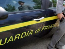 Pomigliano d’Arco, scoperto negozio online di prodotti falsi: sequestrati 23mila articoli contraffatti