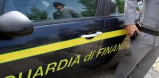 Pomigliano d’Arco, scoperto negozio online di prodotti falsi: sequestrati 23mila articoli contraffatti