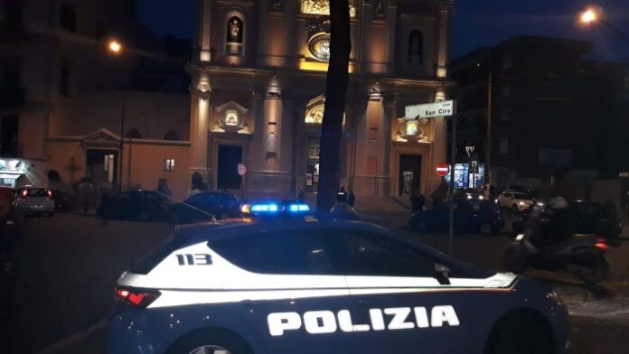 Portici, spaccio dalla vettura. Arrestato 28enne