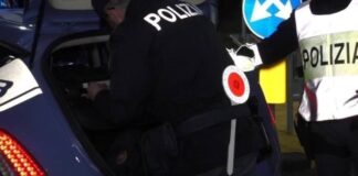 Napoli, Vomero e Arenella: in pochi minuti commettono sei rapine e ne tentano un’altra. Due giovani arrestati