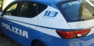 Napoli, arrestato parcheggiatore abusivo: aveva estorto denaro a un turista nei pressi di Palazzo Reale