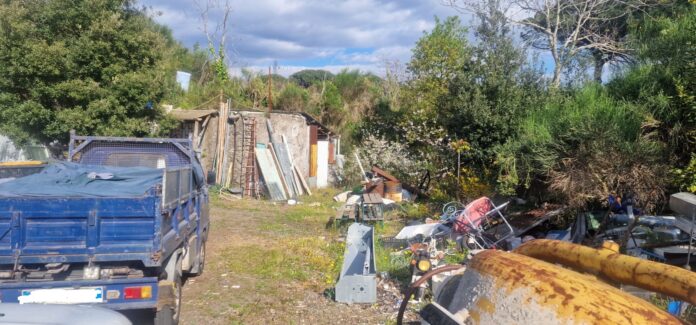 Torre Annunziata: rifiuti speciali, sequestrata una discarica abusiva nella zona del parco del Vesuvio