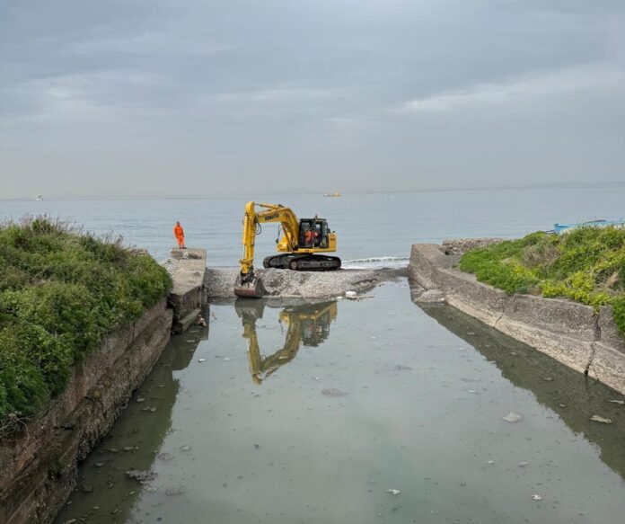 Castellammare, divieto temporaneo di balneazione nel tratto di mare della villa comunale