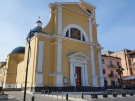 Ordigno esplode davanti alla chiesa di Massa di Somma: nessun ferito, scattano le indagini