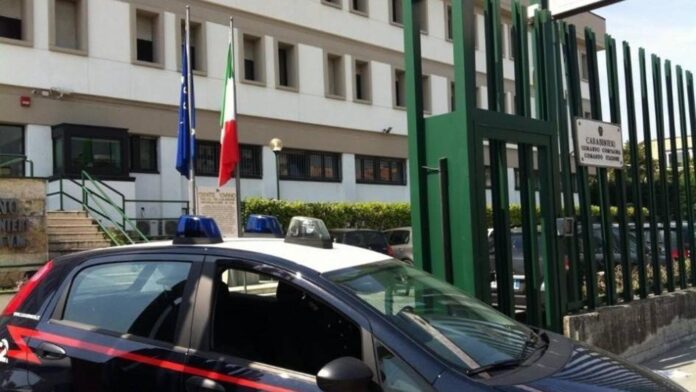 Torre del Greco, 13enne salva la madre dalla furia del padre: arrestato 37enne per maltrattamenti