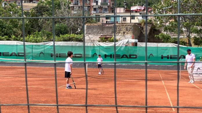 Trionfa il Tennis Club Capri che si è qualificato alla fase Nazionale di Macroarea Centro Sud Trionfa il Tennis Club Capri che si è qualificato alla fase Nazionale di Macroarea Centro Sud