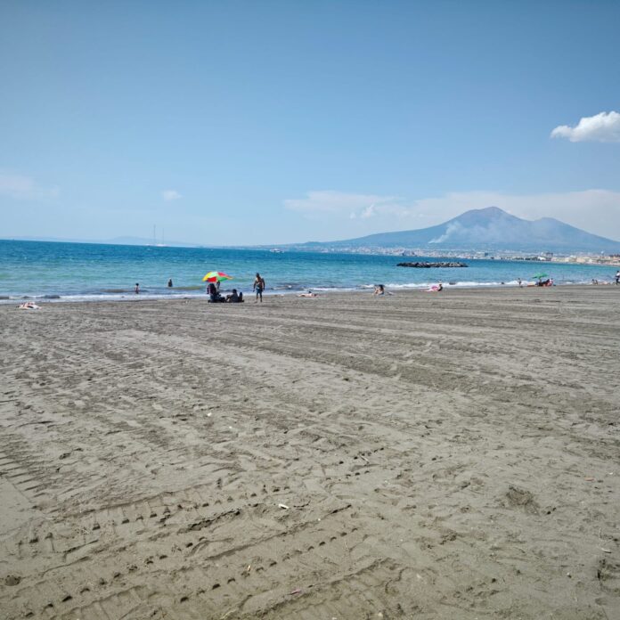 Castellammare, al via i lavori per la difesa della costa e il ripascimento: il mare torna protagonista