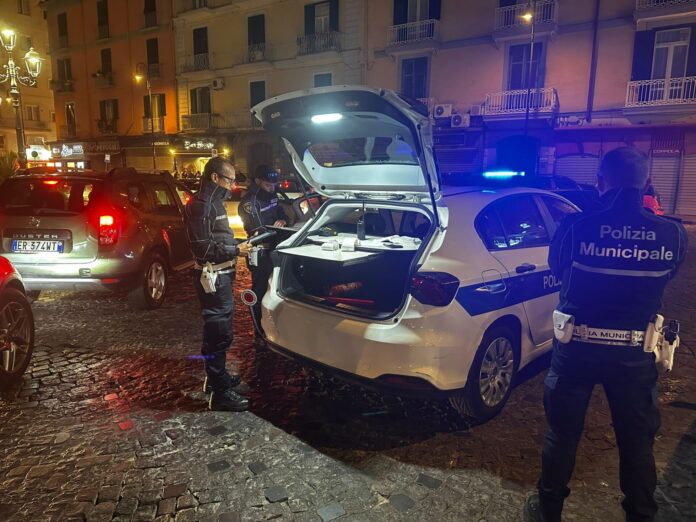 Movida e San Catello: pioggia di multe e denunce a Castellammare di Stabia