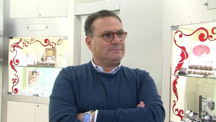 Nola, Andrea Ruggiero trionfa: eletto sindaco al primo turno con il 73,7% dei voti