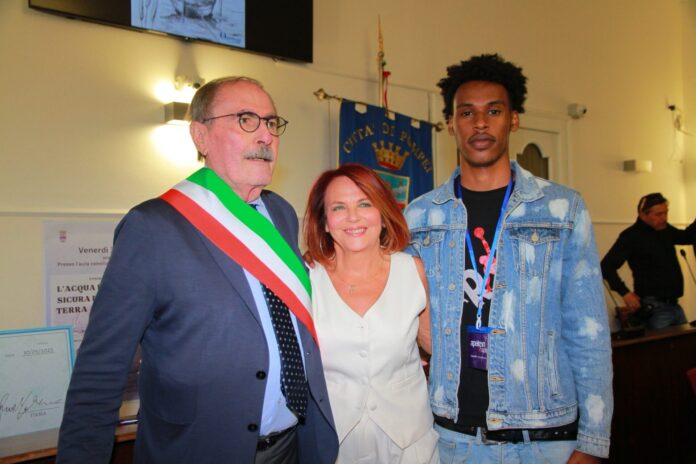 Pompei, "L'acqua è più sicura della terra": Sadak protagonista di una mattinata di emozioni