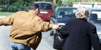 Torre del Greco, scippa un’anziana e la scaraventa a terra: 38enne identificato e denunciato
