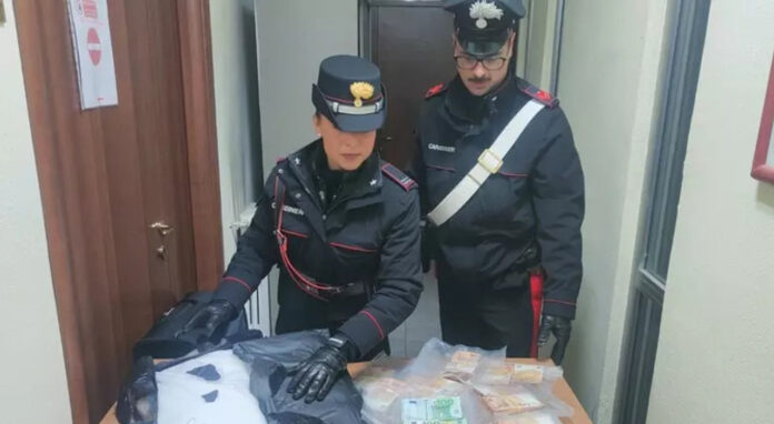 Casoria: trovato con oltre due chili di droga, arrestato un 31enne napoletano dalla Polizia di Stato