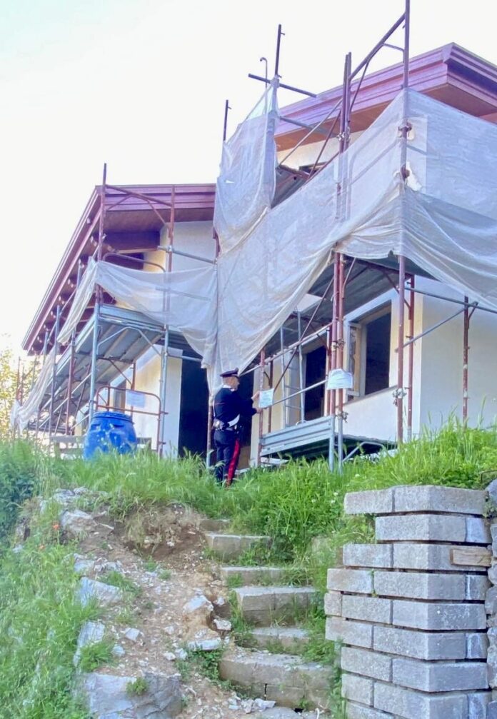 Agerola: lavori senza permessi in via delle Vittorie, denunciato 40enne per abusivismo edilizio