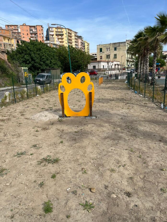 Torre del Greco, area di sgambamento per cani nella zona Porto-Scala