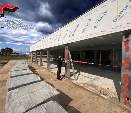 Bacoli, lavori edili in area protetta senza autorizzazioni: tre persone denunciate e cantiere sequestrato