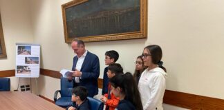 Torre del Greco, consegnato il libro “Racconti buffi” degli alunni della Don Milani