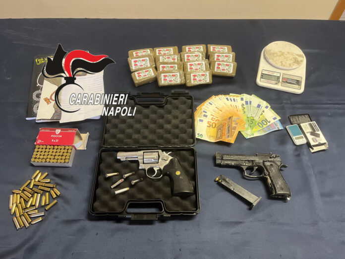 Torre del Greco: hashish e armi clandestine in cantina, arrestato 37enne incensurato Torre del Greco: hashish e armi clandestine in cantina, arrestato 37enne incensurato