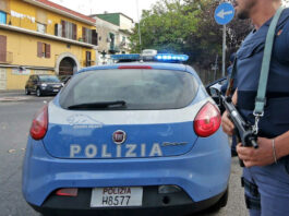 Pompei, due fratelli giovanissimi sorpresi con armi in centro: scatta la denuncia