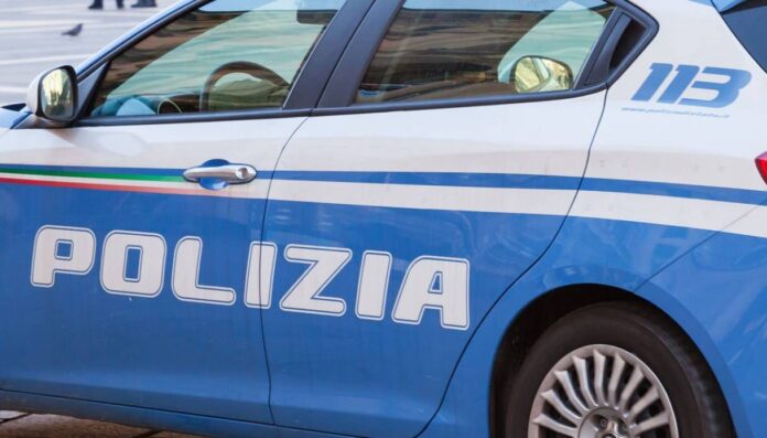 Minore arrestato per tentato omicidio e rapina a Napoli: nuova misura cautelare eseguita dalla Polizia