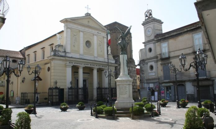 Saviano, violenze e minacce per un’asta giudiziaria: cinque persone indagate. Un arresto e quattro ai domiciliari