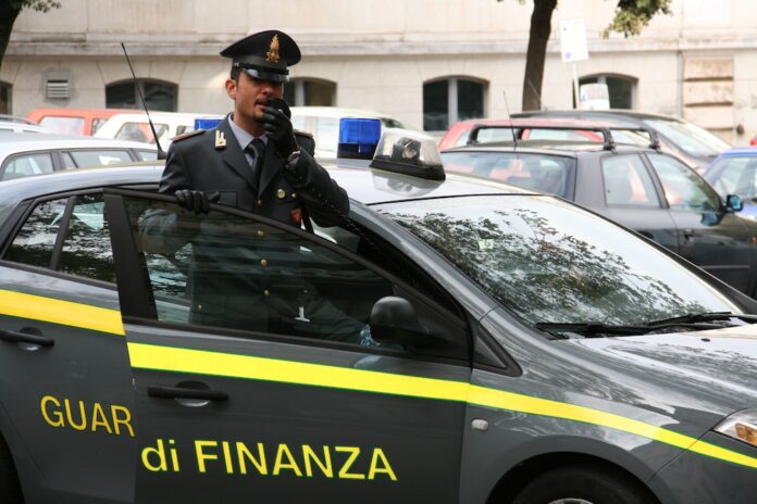 Scafati, maxi sequestro di bombole GPL: cinque denunciati per commercio illecito e rischi alla sicurezza