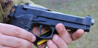 Ottaviano, tre ragazzi sparano con pistola a piombini contro cittadini del Bangladesh: denunciati due 18enni