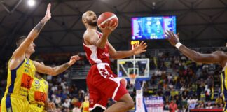 La Givova resiste un tempo a Milano, poi l’Olimpia allunga