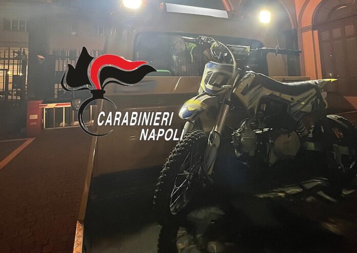 Napoli, bimbo di 9 anni sfreccia su mini moto in zona pedonale: denunciati i genitori Napoli, bimbo di 9 anni sfreccia su mini moto in zona pedonale: denunciati i genitori