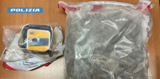 Napoli: Scampia, arrestata 53enne sorpresa a spacciare droga