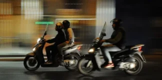 Portici: inseguimento nella notte, minori su scooter rubato fuggono dalla Polizia. Arrestato il conducente, denunciata la passeggera
