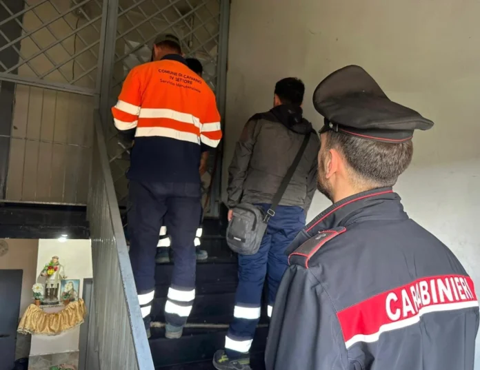 Caivano, Parco Verde: Carabinieri smantellano piazza di spaccio in allestimento vicino alla Chiesa