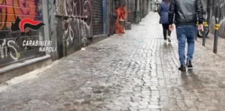 Vico Equense, foto della vicina incorniciate sul comodino: 44enne arrestato per stalking