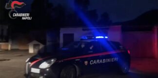 Casola di Napoli, tentò di rapinare una donna bloccando l’auto: arrestato 30enne